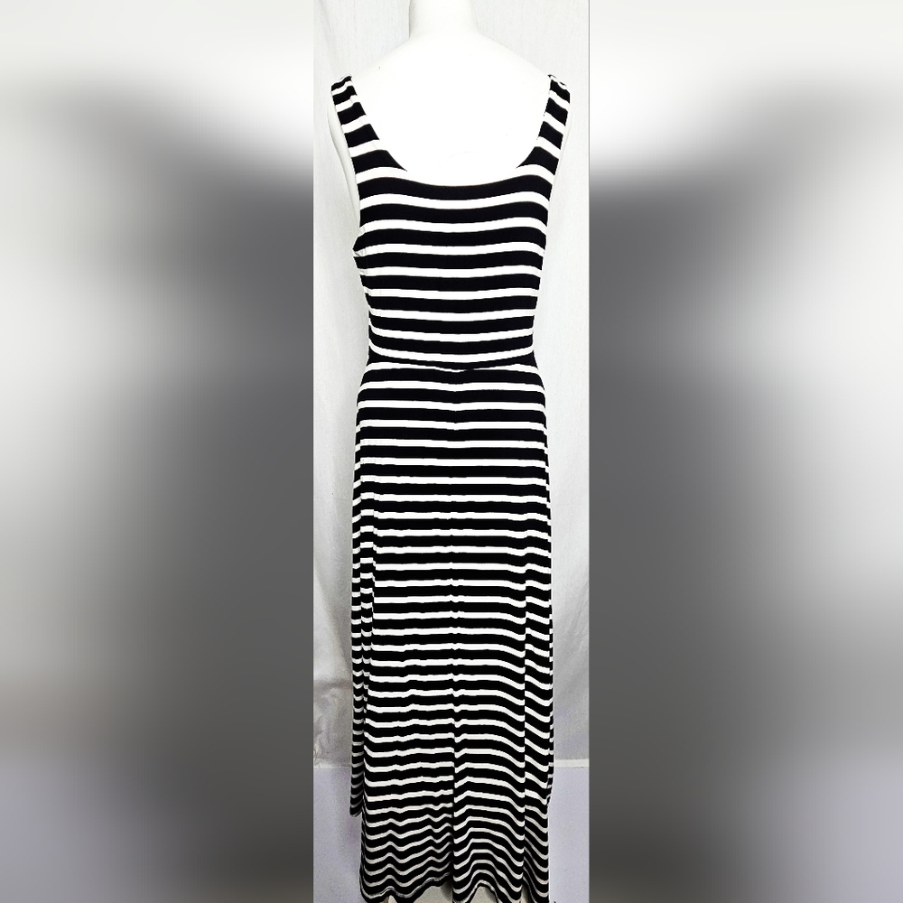 Old Navy Black & White Striped Sleeveless Maxi Resort Dress A-Line Size M